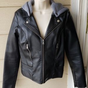 Removable hood bomber